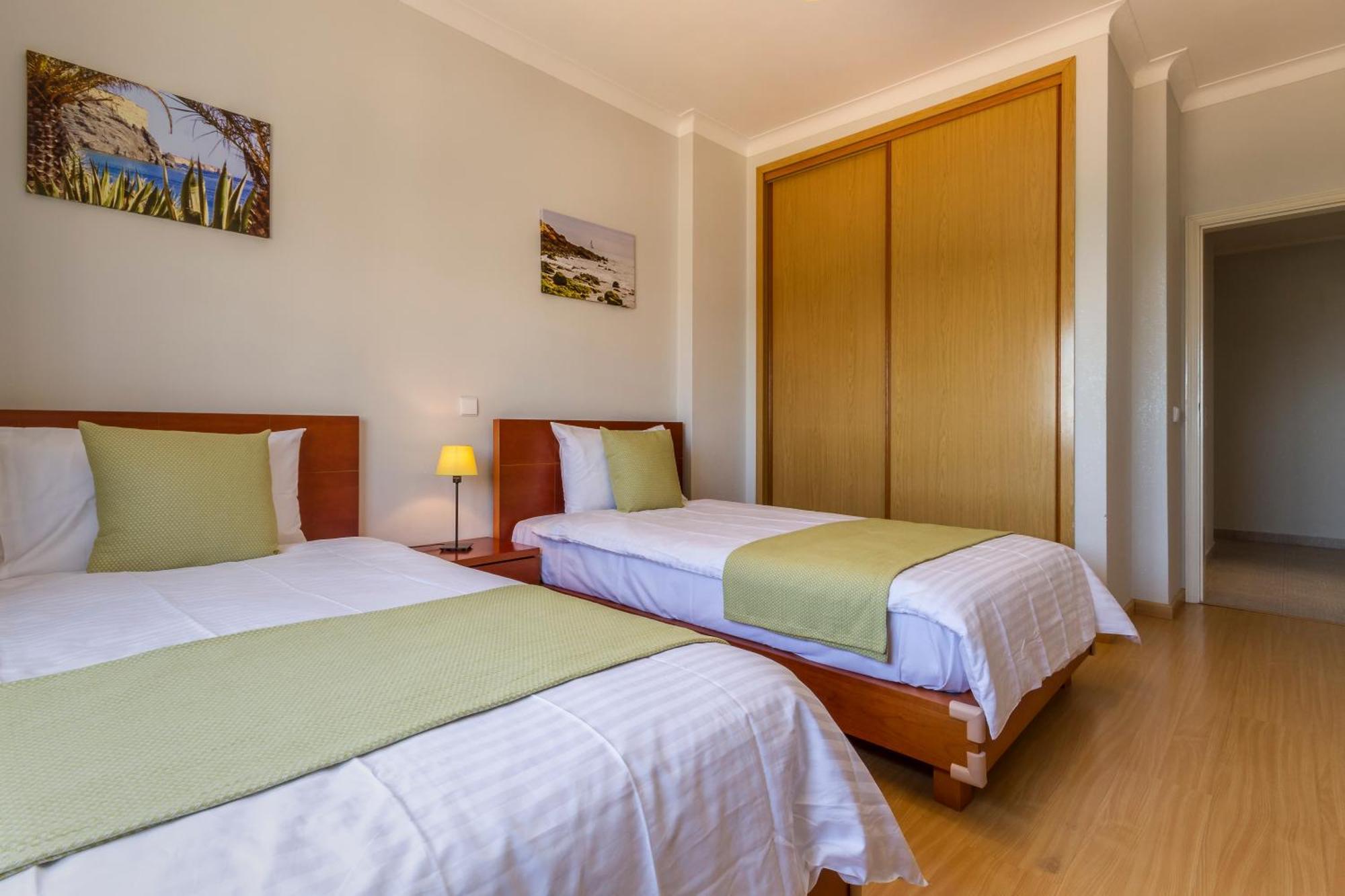 The Hoffy Beach Apartment Лагос Екстериор снимка
