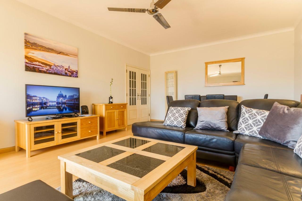 The Hoffy Beach Apartment Лагос Екстериор снимка